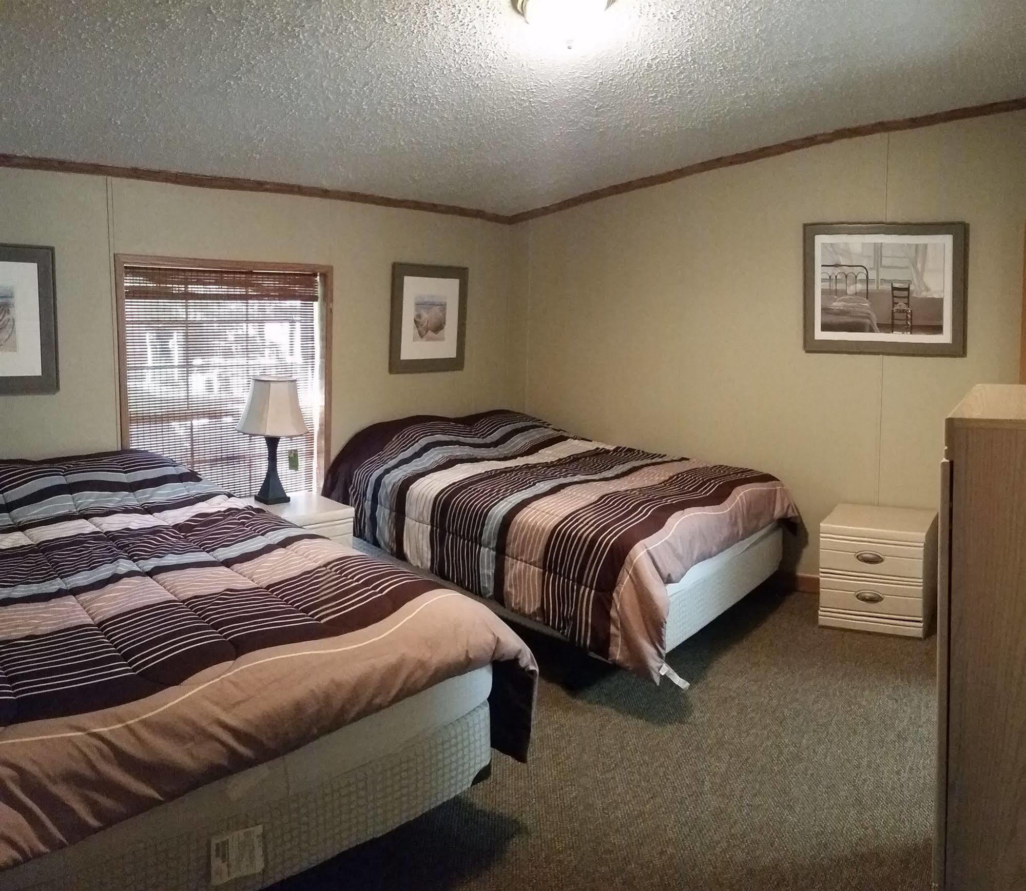 Island Club Rentals Put-in-Bay Bagian luar foto
