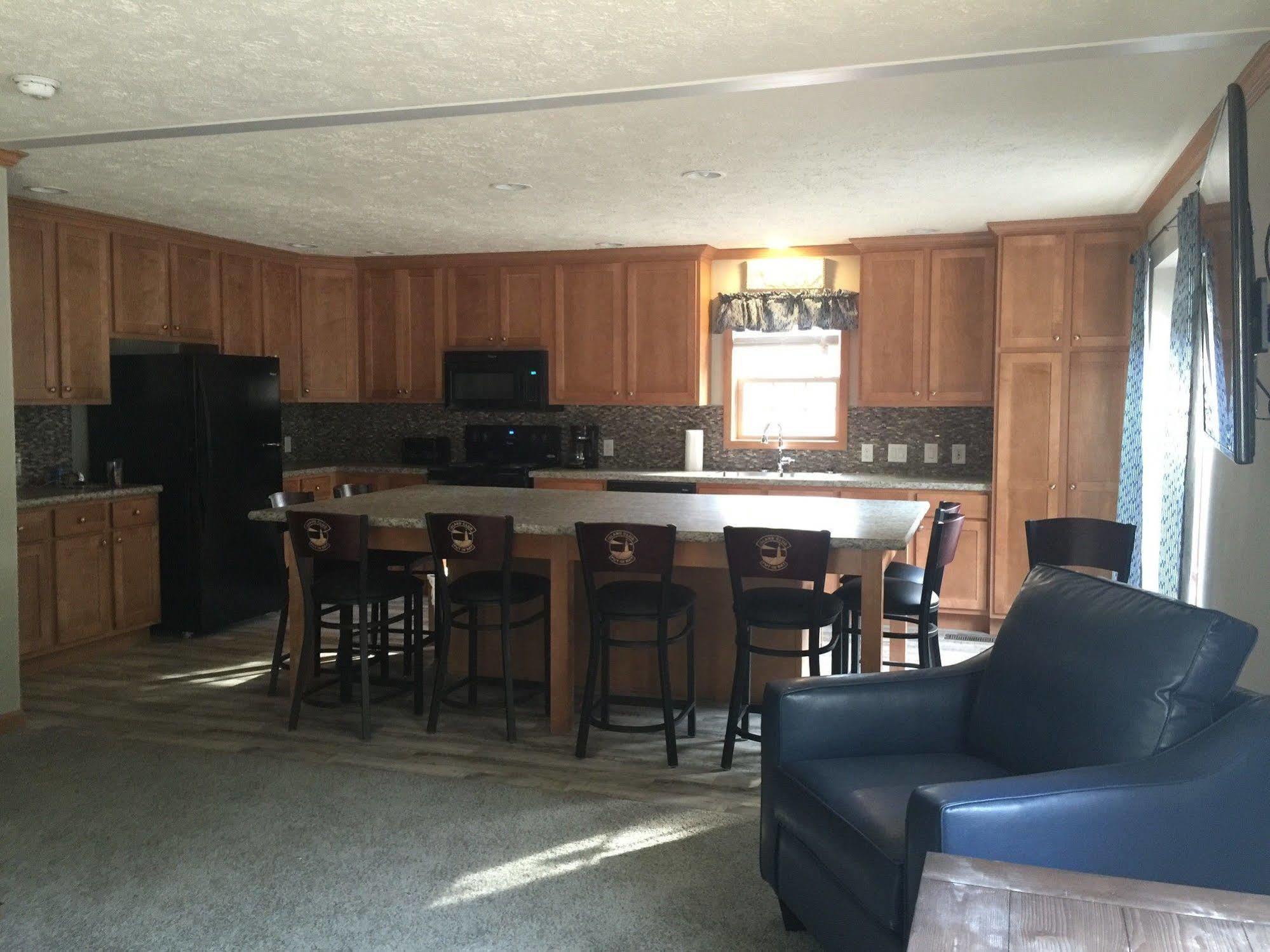 Island Club Rentals Put-in-Bay Bagian luar foto